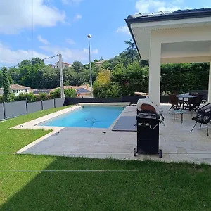 Séjour chez l'habitant Parentale Prive, Clonas-sur-Vareze